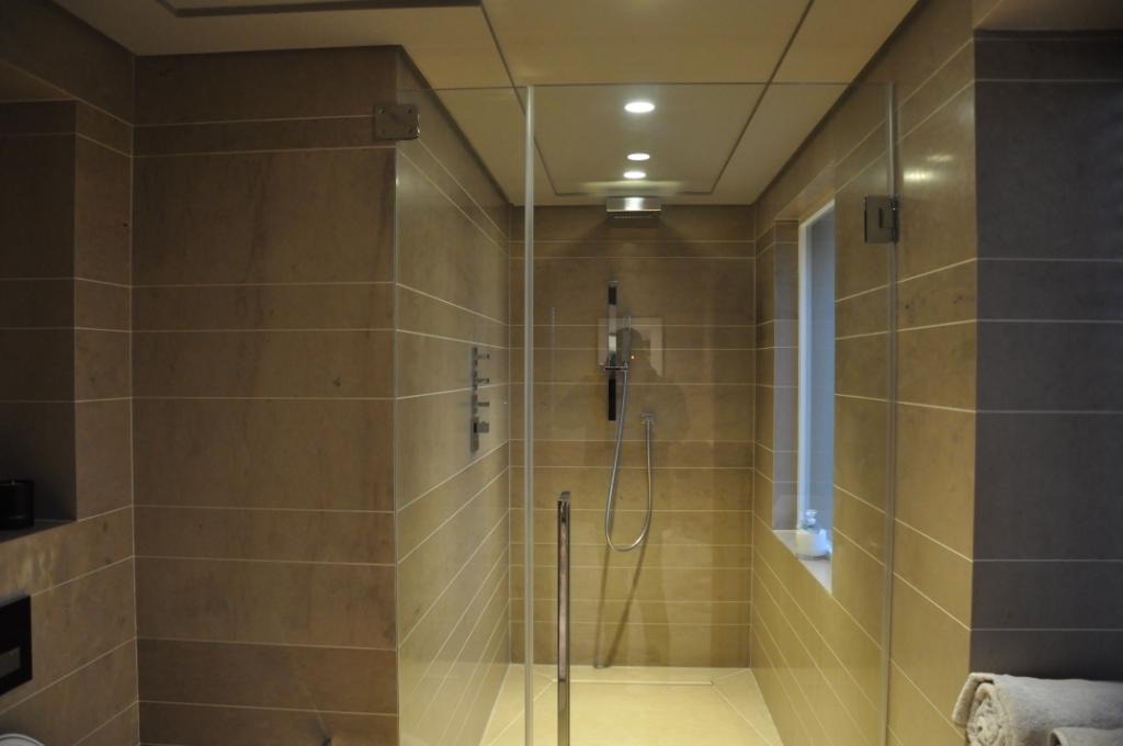 bathroom12